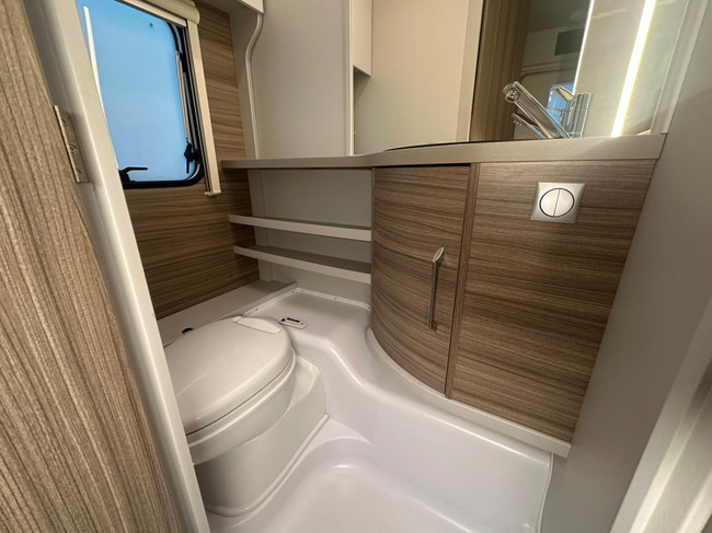 Bürstner Averso 470 TS Harmony Line foto: 19