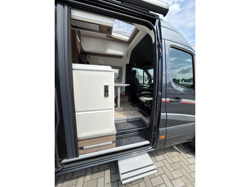 Kabe Travel Master Van 4x4 Enkele bedden  foto: 10