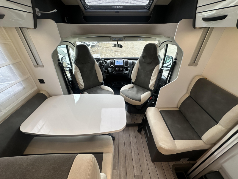 McLouis MC4 379 Fiat 140PK Automaat NIEUW  foto: 14