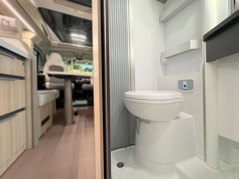 Adria Compact DL 60 a&ntilde;os / autom&aacute;tico foto: 18