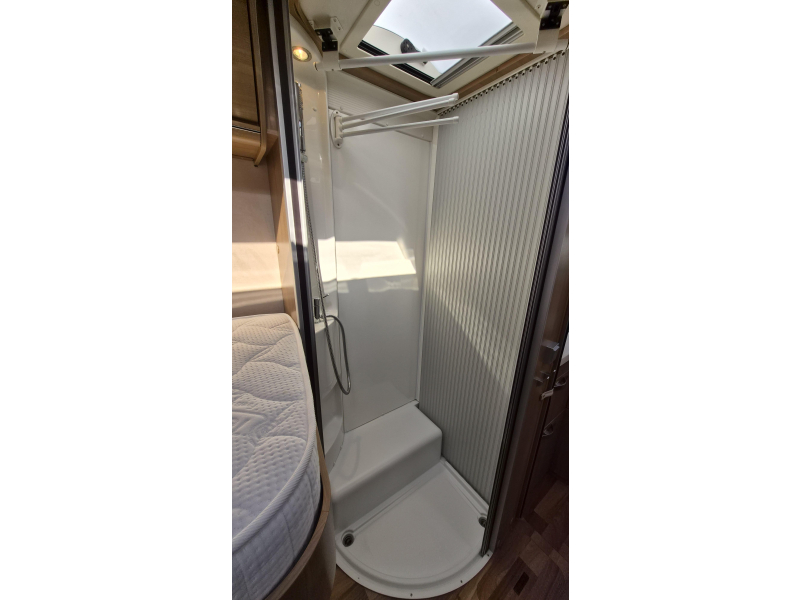 Hymer Tramp 678 Lengtebedden 150PK Heavy  foto: 10