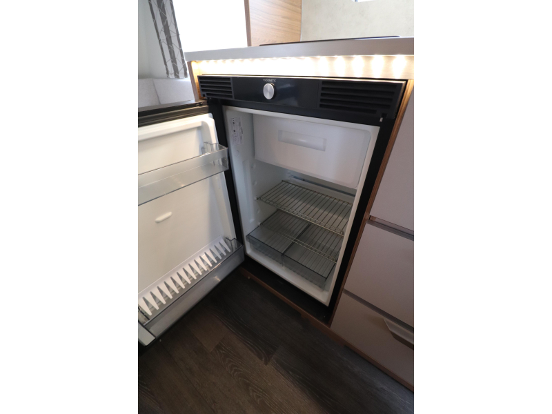 Knaus Sport E-Power Selection 420 QD Mover / Awning / Air conditioning photo: 13