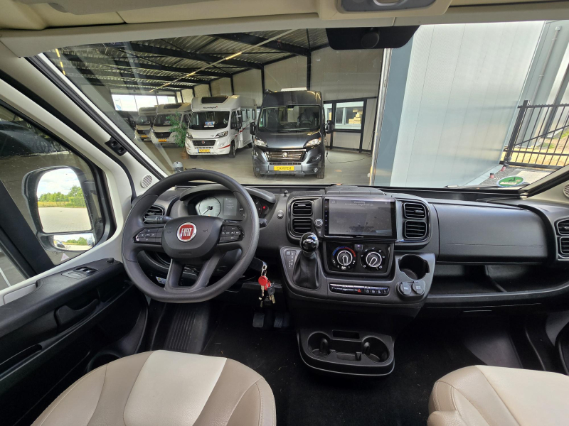 Rapido V 68 Lengte Bedden 9G Automaat  foto: 20