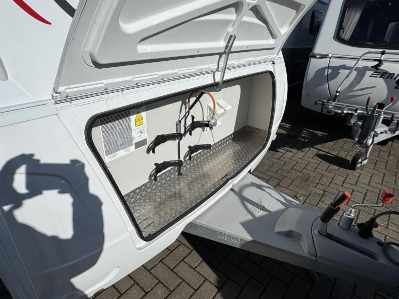 Bürstner Premio 455 TS  foto: 13