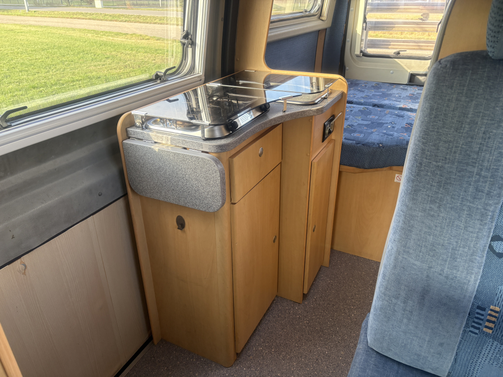 Pössl 2Win Vast bed 2.8 Turbo/128pk/AIRCO foto: 14
