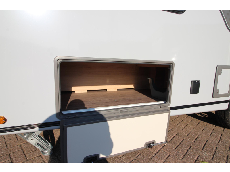 Knaus Sudwind Black Selection 540 UE Panoramaraam + Enkelbed  foto: 19