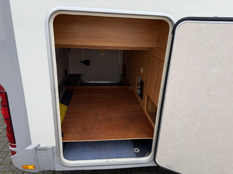 Adria Coral S 690 SP Queensbed Airco 2009  foto: 8