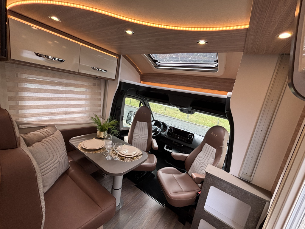 B&uuml;rstner Lyseo Harmony 690 CAMAS INDIVIDUALES+CAMA ABATIBLE MERCEDES foto: 1