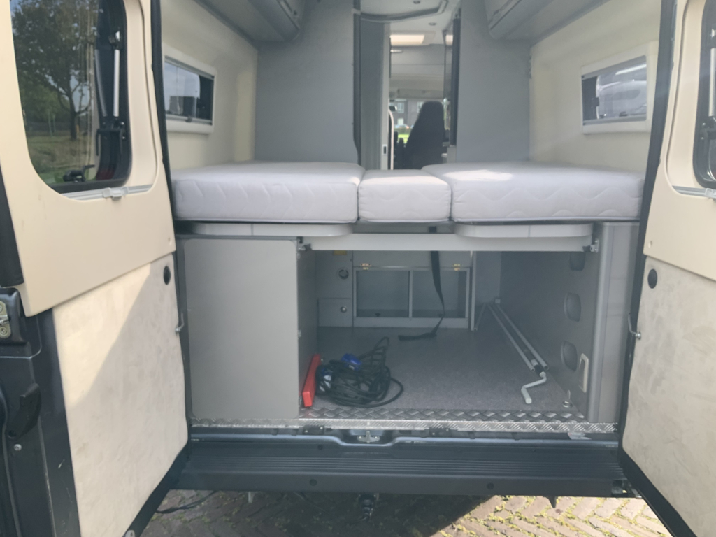 Adria Twin 640, 2.3 MultiJ. 150 PK, Buscamper, AUTOMAAT, M Camper Centrum On the Road aan de Noorderringweg 4 in Marum. foto: 27