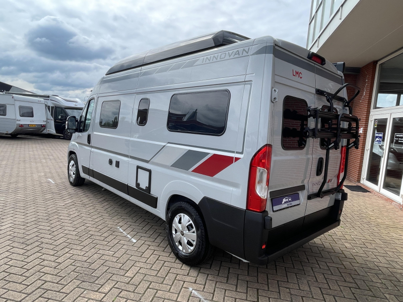 LMC Innovan 600 4 Pers Toit relevable photo: 5