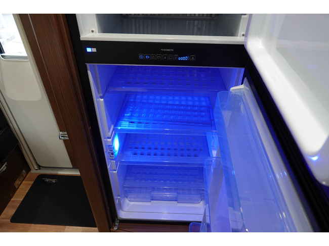 NIESMANN BISCHOFF Arto 79 E 180Pk Automatic | Air suspension | Level system | Top cabinets photo: 11