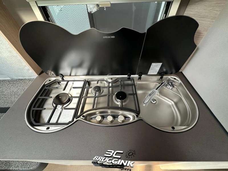 Bürstner Premio SkyLine 460 TS - FRANS BED  foto: 6