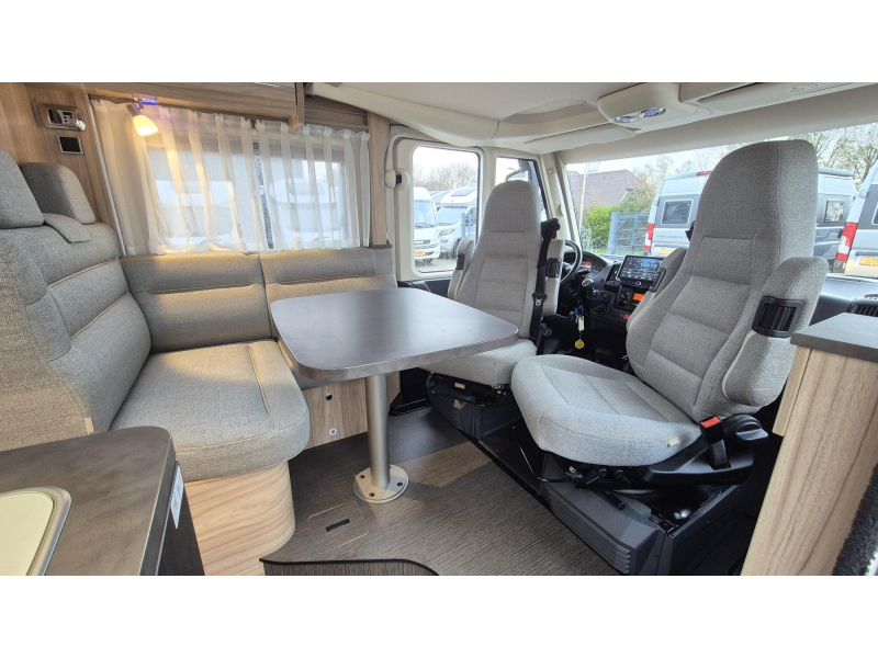 Hymer Exsis-I 588 EX Euro 6 / Lengtebedden  foto: 6