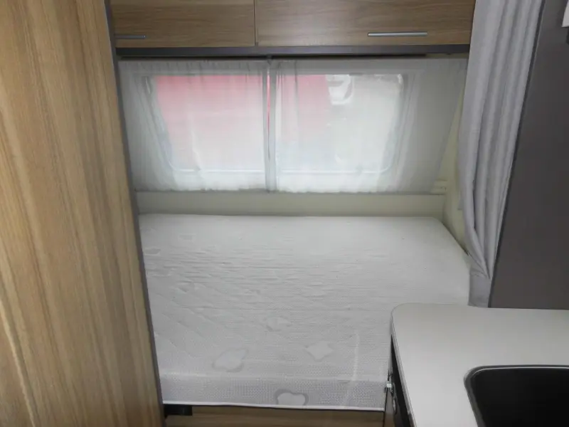 Caravelair Antares 440 Voortent, instapbeugel 