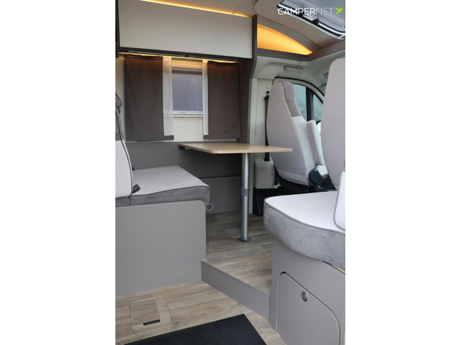 LMC Tourer T730G 165pk | Lengtebedden | Thule Luifel | Thule Fietsendrager| Gescheiden douche | Zenec multimediasysteem | foto: 5