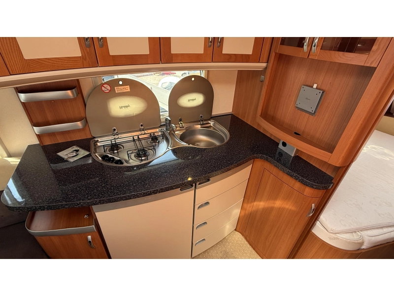 Hobby Prestige 495 UFE frans bed rondzit toilet  foto: 4