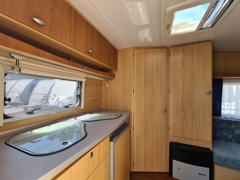 LMC Viola 330 Incl. Voortent! 2009/2011  foto: 7