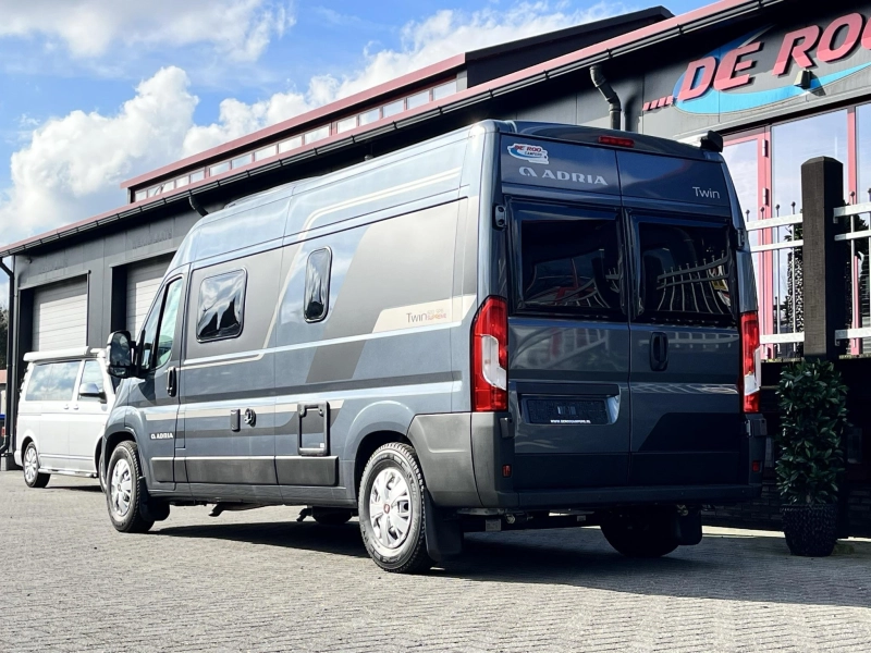 Adria Twin Supreme 600 SPB Automatik Foto: 4