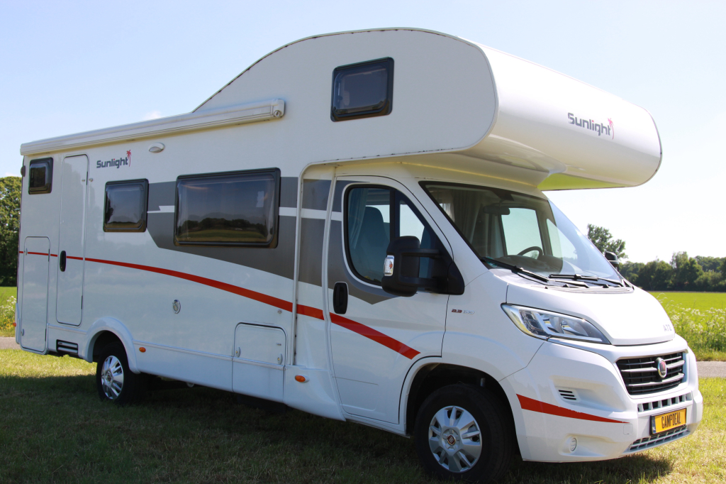Sunlight A72 alkoof camper stapelbed camera