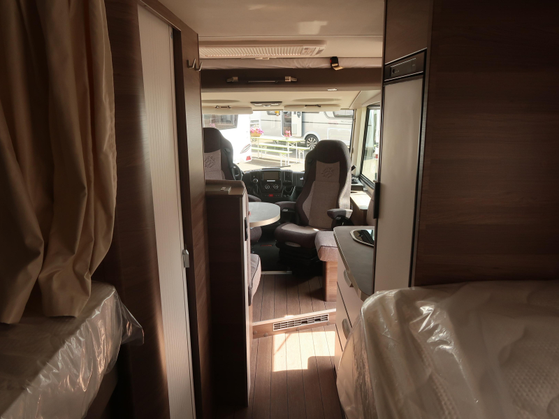 Knaus L!ve I 650 MEG AUTOMATIK 160 PS KLIMAANLAGE Foto: 9