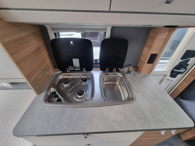 Dethleffs Camper 460 EL foto: 11