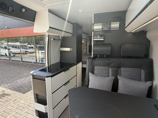 Adria Twin Supreme 640 SGX 9T-Automaat Zonnepaneel Victron Systeem foto: 11