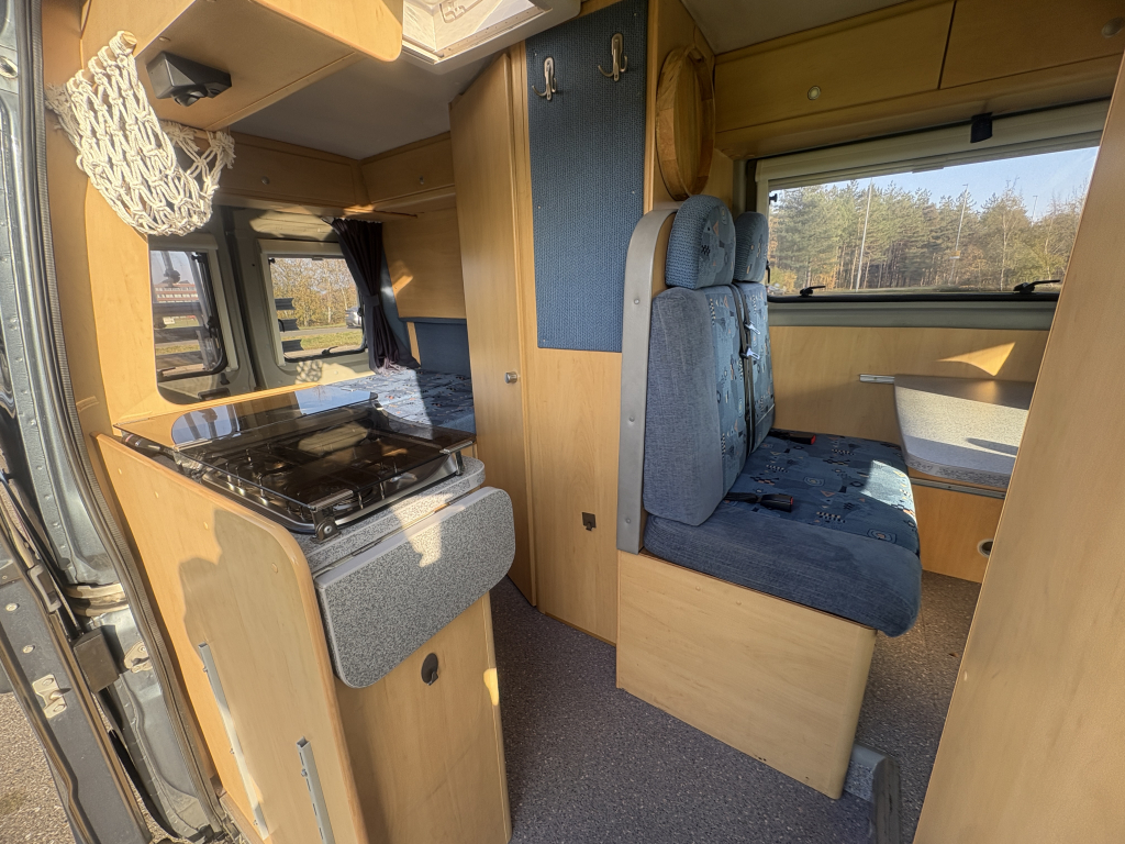 Pössl 2Win Vast bed 2.8 Turbo/128pk/AIRCO foto: 12