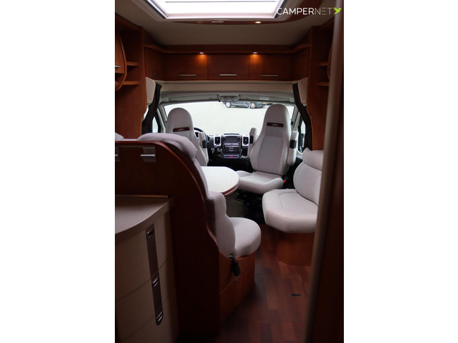 Carthago CHIC C-LINE T 4.9 150cv Multijet | Camas individuales | Inversor | Suspensi&oacute;n neum&aacute;tica | Paneles solares | Toldo | Ducha exterior | Portabicicletas foto: 6