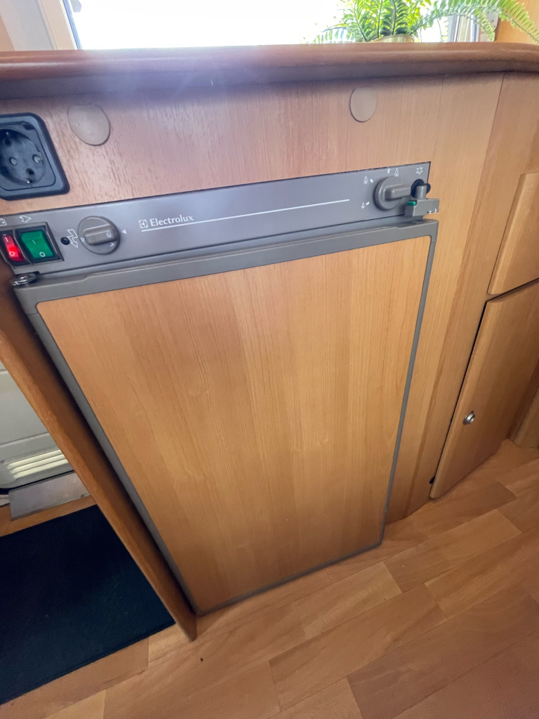 Ci CARIOCA 15P FRANZ&Ouml;SISCHES BETT GER&Auml;UMIG 6.60 M SOLARPANEL Foto: 6