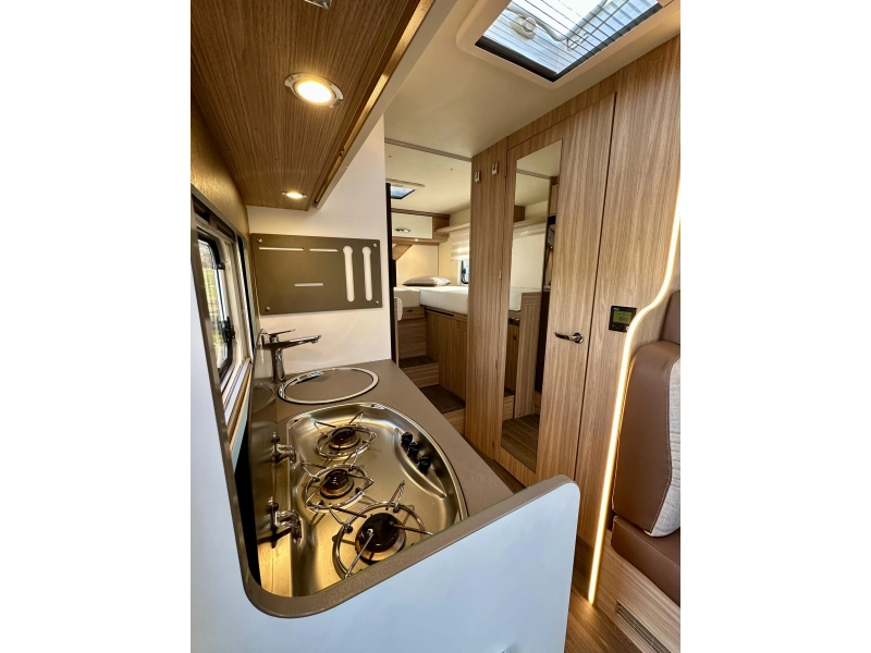 Bürstner Lyseo M Harmony Line 690 G | Mercedes | automaat  foto: 13