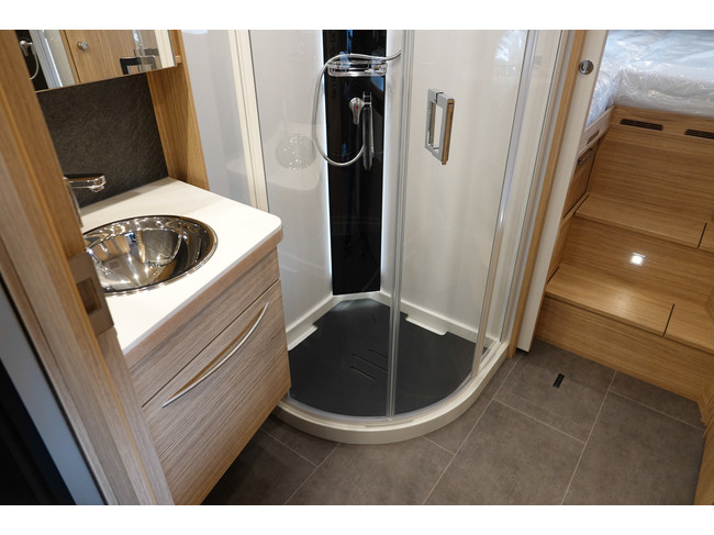 NIESMANN BISCHOFF Arto 85 E 180Pk Automatic | Eifel grey | New | 4-seater | Roof air conditioning photo: 14