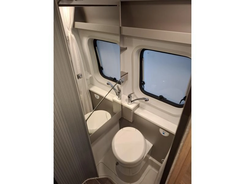 Adria Twin 600 SPT 160PK Vastbed Airco  foto: 13