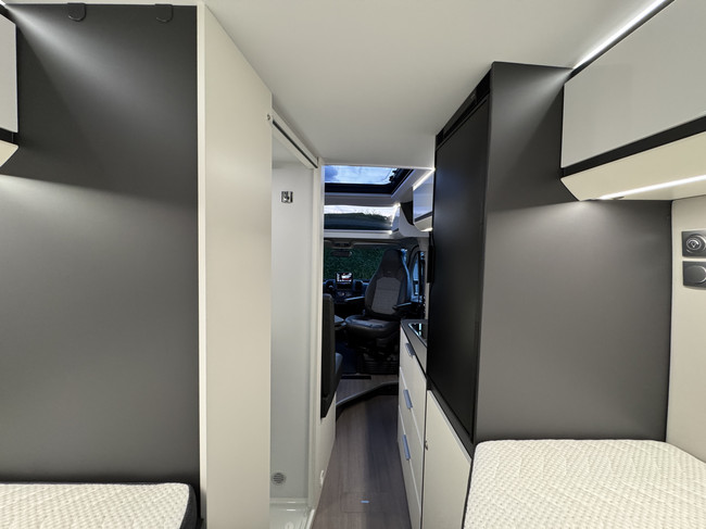 Adria Twin Supreme 640 SLB 140 pk AUTOMAAT 9-Traps Euro6 Fiat Ducato 8 **Enkele lengtebedden/4 zitplaatsen/Luifel/Trekhaak/Enduro Fiet foto: 22