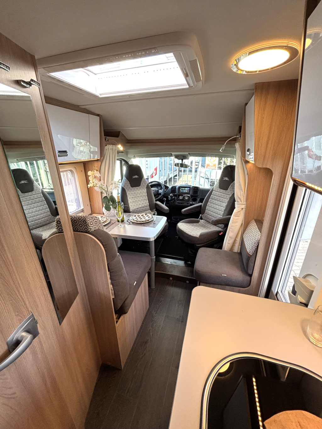 Adria Laika Compact V5 2022 EURO6 TOUTES OPTIONS FIAT8 ! CLIMATISATION DE TOIT photo : 12