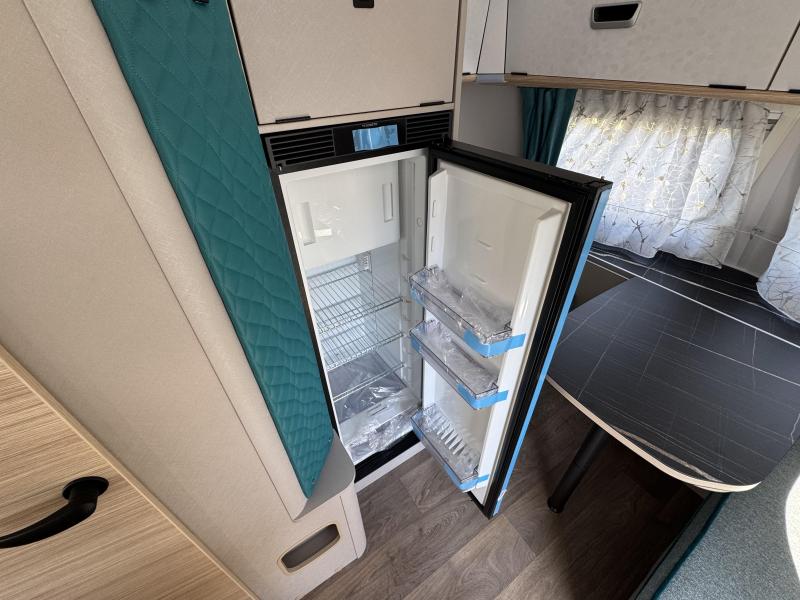 Eriba Touring 642 Harbour Blue  foto: 8