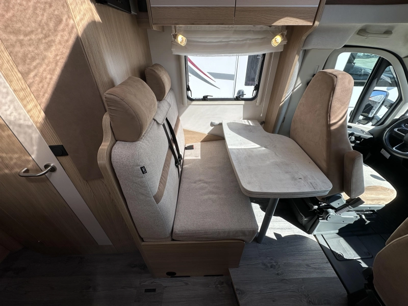 LMC Cruiser 646 V Lengtebedden Fiat 140PK  foto: 7