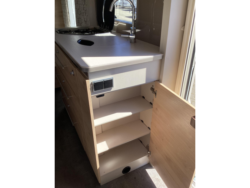 Dethleffs Nomad 530 DR Air conditioning/awning photo: 18