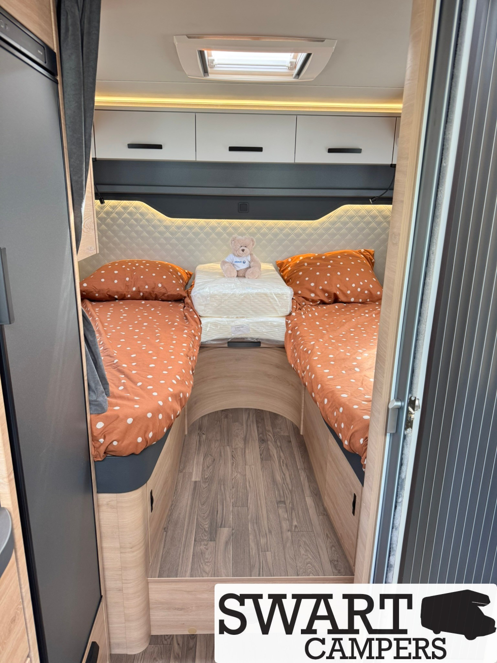 Knaus L!VE TI 650 MEG Platinum Selection Low single beds Automatic photo: 16