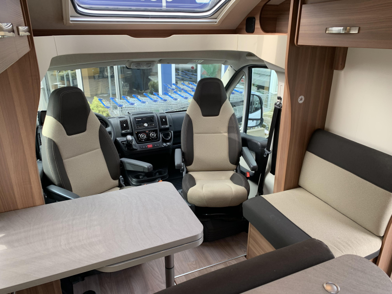 Weinsberg CaraSuite 700 ME - 5 Personen - Automatik Foto: 4