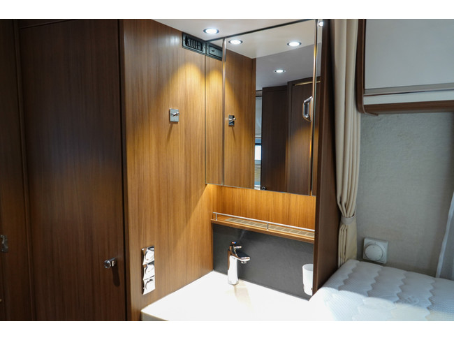 NIESMANN BISCHOFF Arto 79 E 180Pk Automatic | Air suspension | Level system | Top cabinets photo: 14