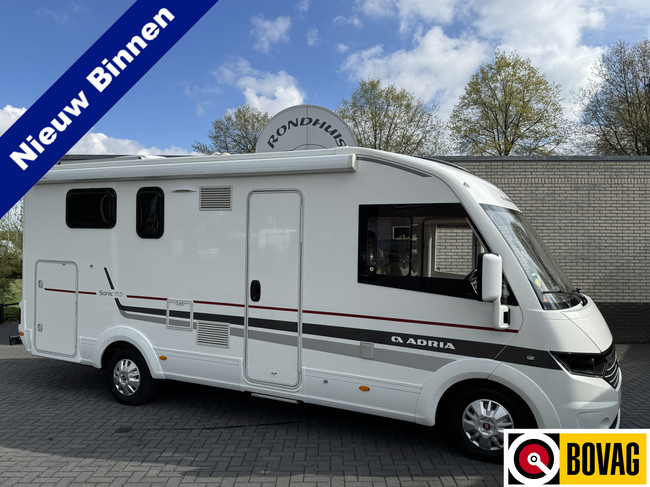 Fiat Ducato Rapido 883f | Système de panneaux solaires Victron | Appareil photo | Auvent | Climatisation moteur | Planaire (chauffage de stationnement Bluetooth) | TV avec parabole | Intégral