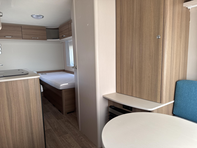 Dethleffs C'Joy 460 LE Mover/Awning/Bike rack photo: 8