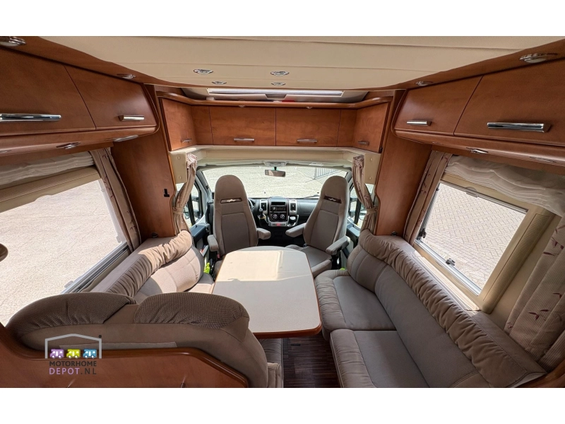 Carthago Chic C-Line T 4.8 PLUS single beds photo: 14