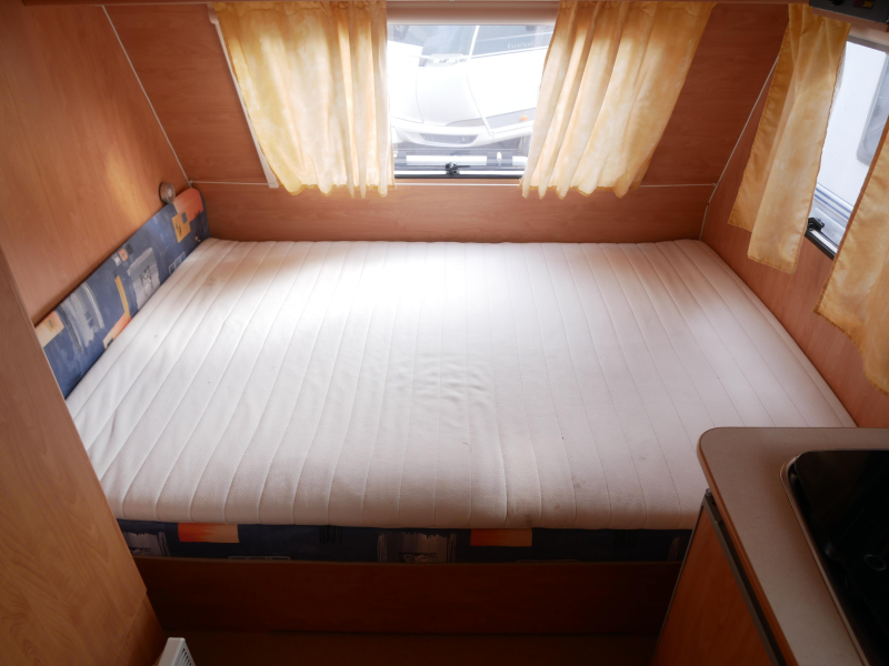 Caravelair Antares 390 Voortent, fietsenrek  foto: 9