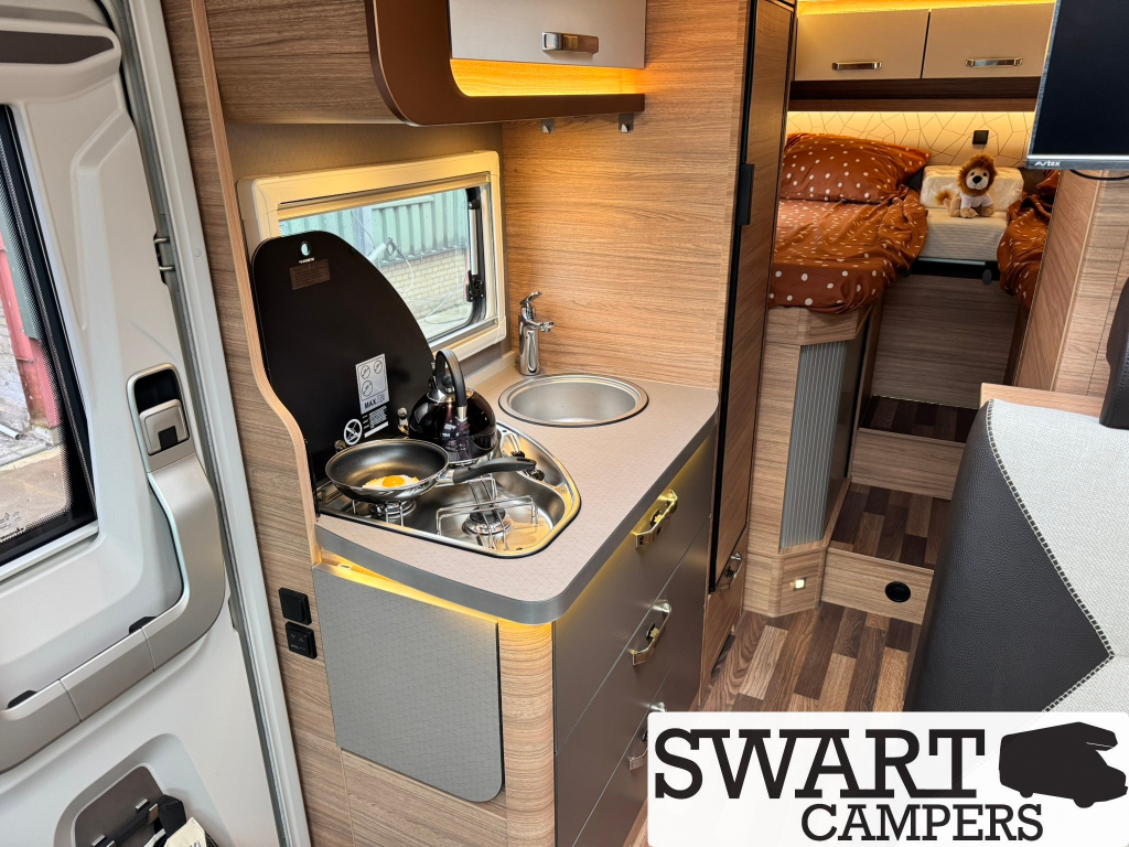 Weinsberg CaraCompact 600 MEG Edition [pepper] 160 CV 9 velocidades autom&aacute;tico foto: 12