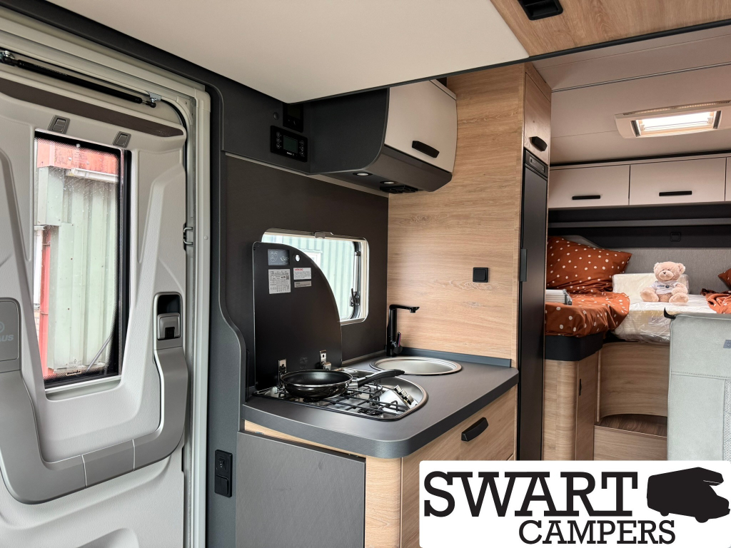 Knaus L!VE WAVE 650 MEG Black Selection foto: 12