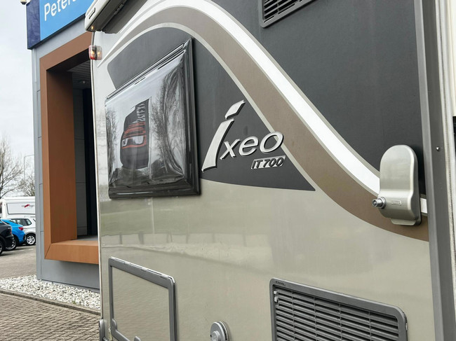 Bürstner Nieuwe Koppeling | Frans Bed | 4 Pers | Off Grid | Elektrisch Hefbed foto: 5