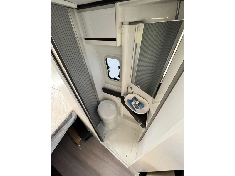 Adria Twin Supreme 600 SPB Automatik Foto: 14