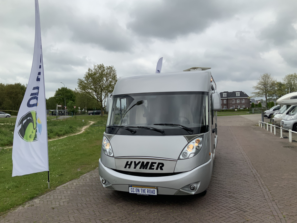 Hymer B 504 SL Integral, Equipado con cama individual trasera y cama elevable delantera, Aire acondicionado de motor, Chasis Alko, etc., A&ntilde;o 2009 Camper centrum on the road foto: 1