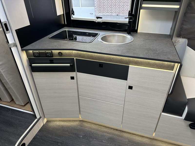 Chausson 640 Titanium Premium 1e eigenaar, nieuwstaat  foto: 12